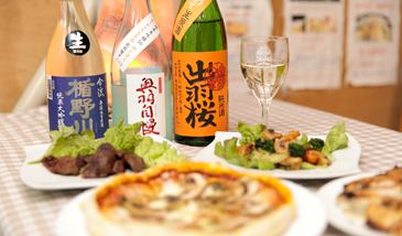 山形産の日本酒と地元舟形マッシュルーム料理を満喫。