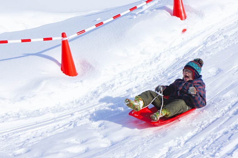 パウダースノーでのそり滑りは最高！